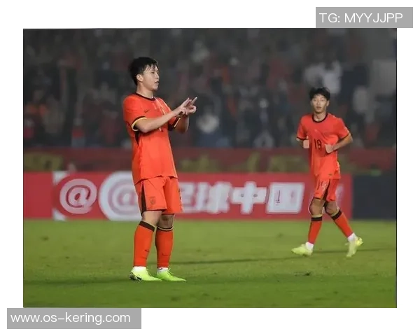 央视亚洲杯中国队迎战强敌全力争胜展现足球魅力与团结精神